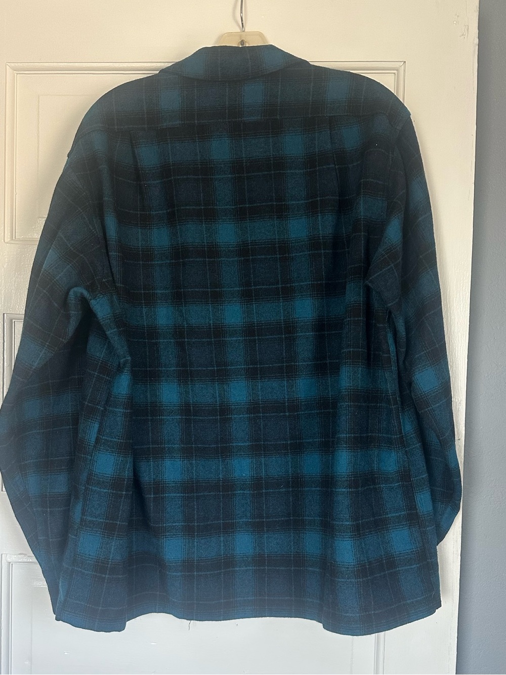 Pendleton Board Shirt Blue Black Plaid Wool Flannel Men's Size L - Picture 3 of 3